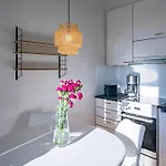 Taika For 1-5, Central, Sauna, Balcony, Free Parking Apartment Rovaniemi