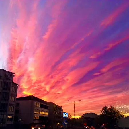 Taika With Finnish Sauna, Glazed Balcony & Free Parking -your Base To Explore The Arctic And Santa's Magical Hometown דירה רובניימי