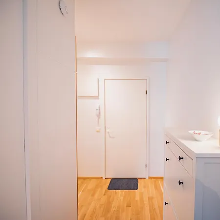 Taika With Finnish Sauna, Glazed Balcony & Free Parking -your Base To Explore The Arctic And Santa's Magical Hometown Appartement *