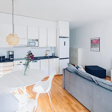 Taika With Finnish Sauna, Glazed Balcony & Free Parking -your Base To Explore The Arctic And Santa's Magical Hometown רובניימי