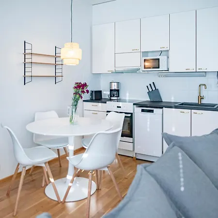 Taika With Finnish Sauna, Glazed Balcony & Free Parking -your Base To Explore The Arctic And Santa's Magical Hometown