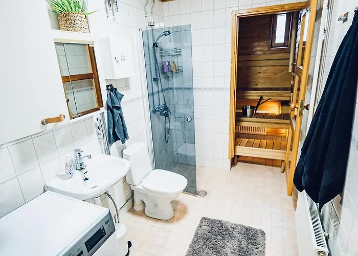 Taika With Finnish Sauna, Glazed Balcony & Free Parking -your Base To Explore The Arctic And Santa's Magical Hometown Lägenhet