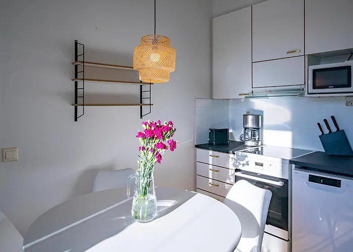 Taika With Finnish Sauna, Glazed Balcony & Free Parking -your Base To Explore The Arctic And Santa's Magical Hometown Lägenhet Rovaniemi